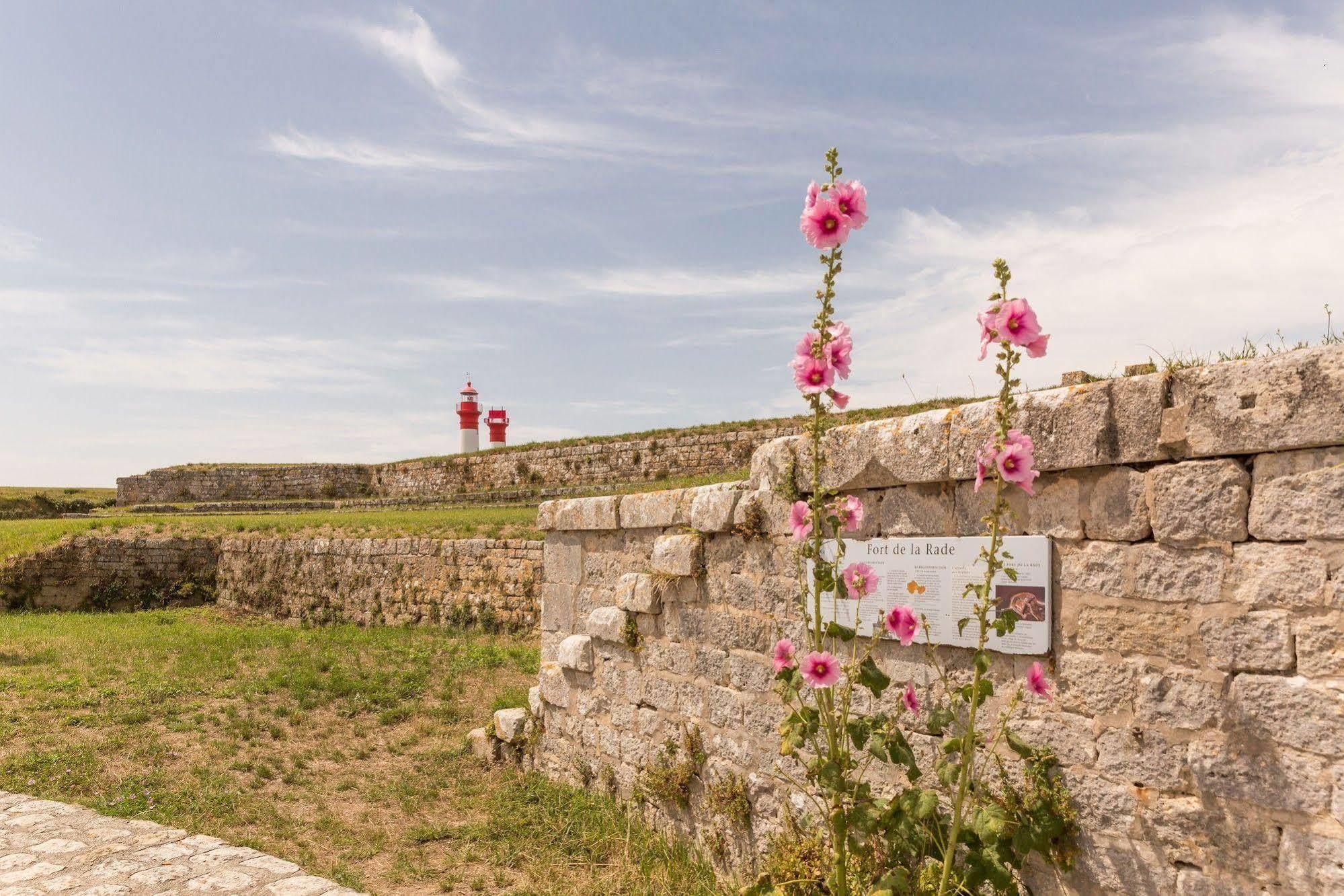 Residence Pierre & Vacances Le Fort De La Rade Île dʼAix エクステリア 写真