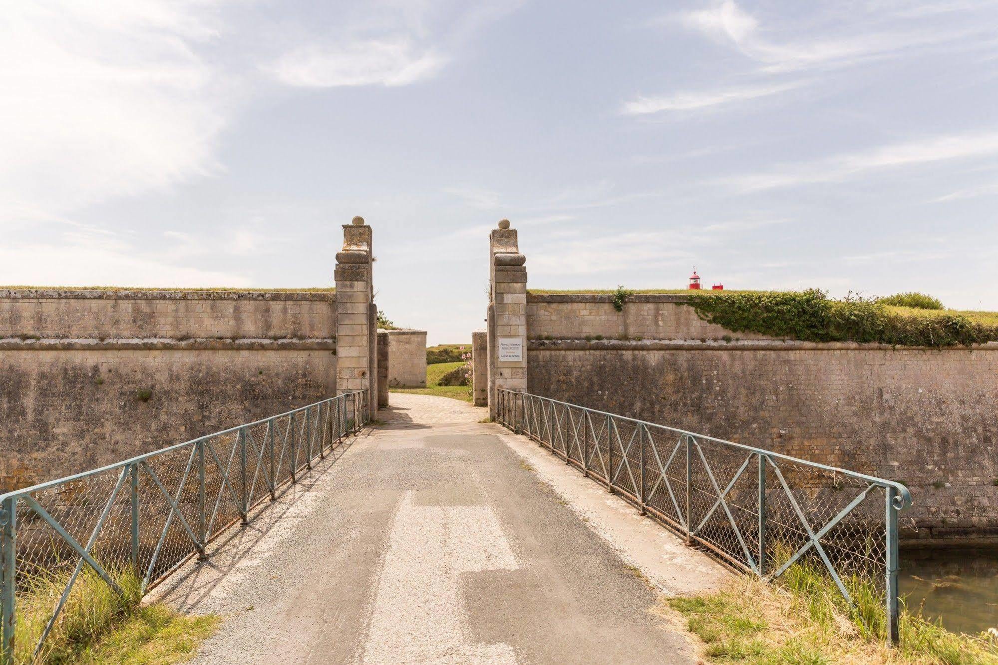 Residence Pierre & Vacances Le Fort De La Rade Île dʼAix エクステリア 写真