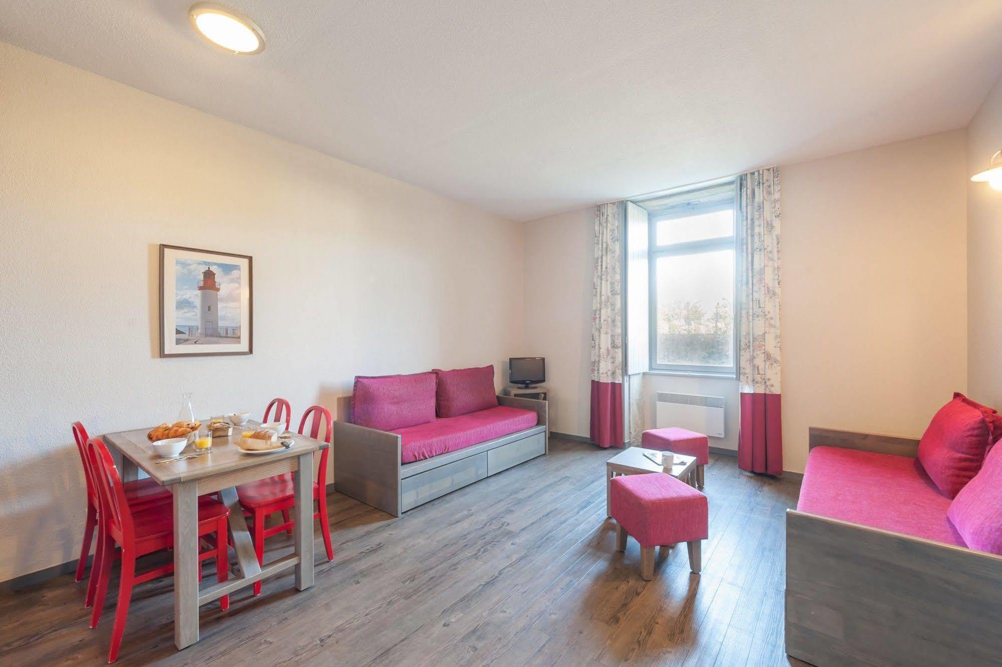 Residence Pierre & Vacances Le Fort De La Rade Île dʼAix エクステリア 写真